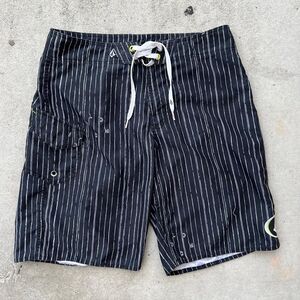 Mens Y2K Volcom cargo style swim trunks black striped size 32